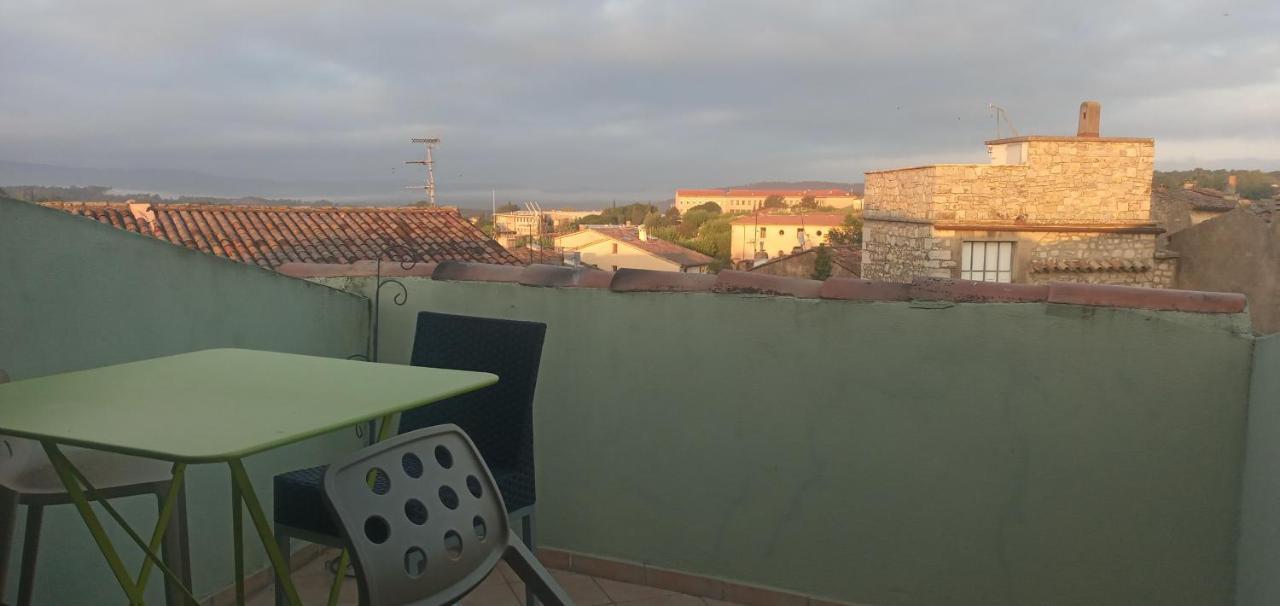 Appartement de charme avec terrasse tropézienne / Rooftop Lorgues Esterno foto