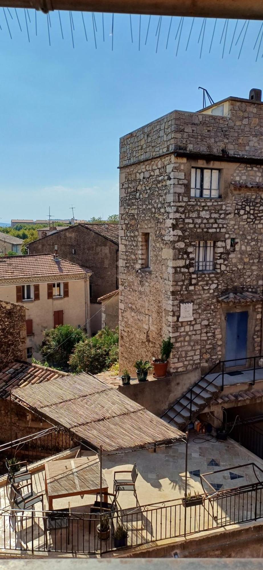 Appartement de charme avec terrasse tropézienne / Rooftop Lorgues Esterno foto